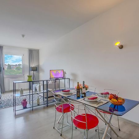 Appartamento Di Tommaso - Happy Rentals Desenzano del Garda Bagian luar foto