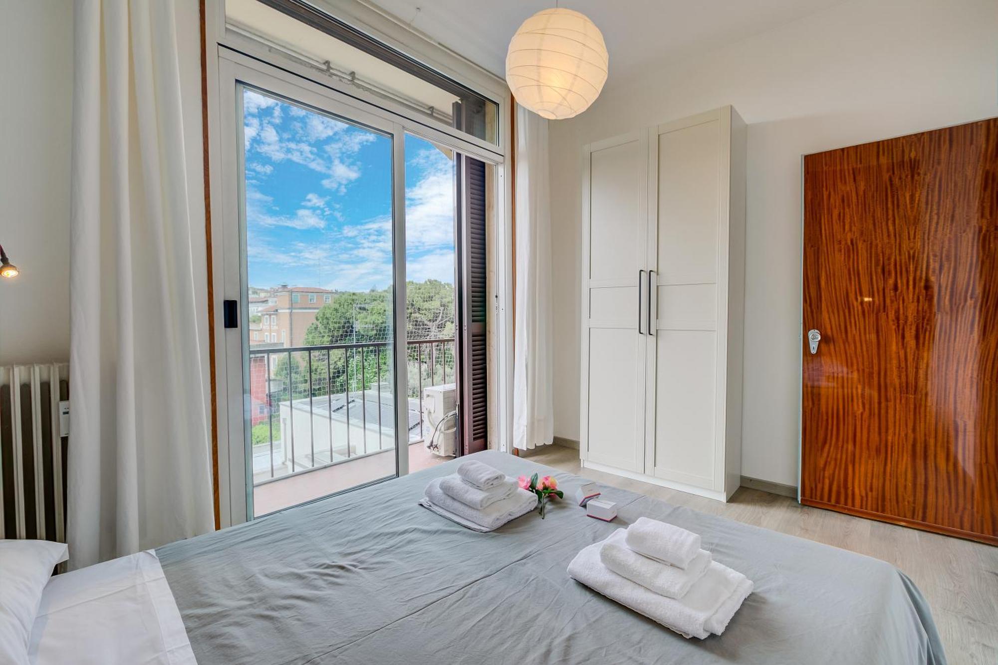 Appartamento Di Tommaso - Happy Rentals Desenzano del Garda Bagian luar foto