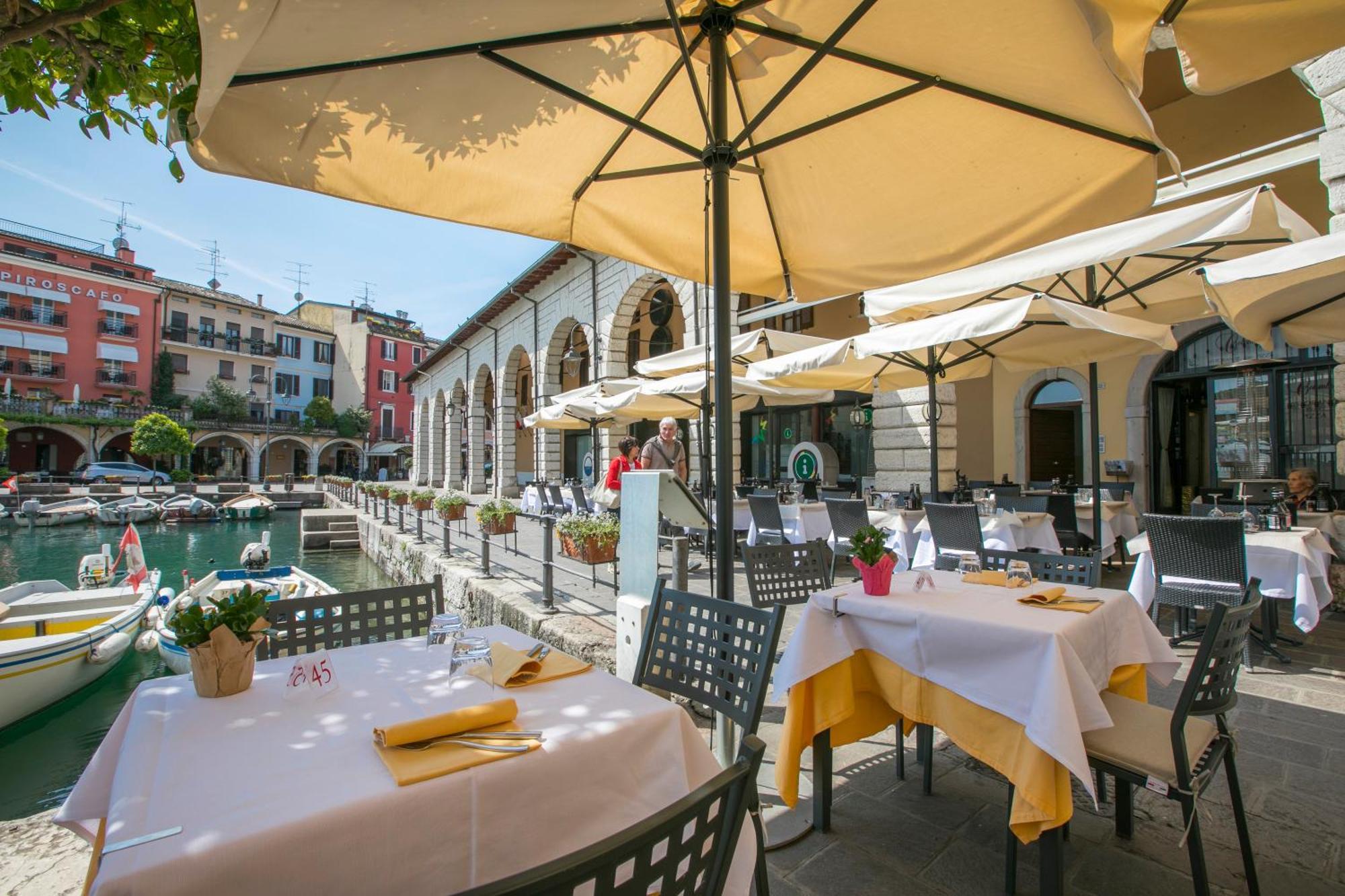 Appartamento Di Tommaso - Happy Rentals Desenzano del Garda Bagian luar foto